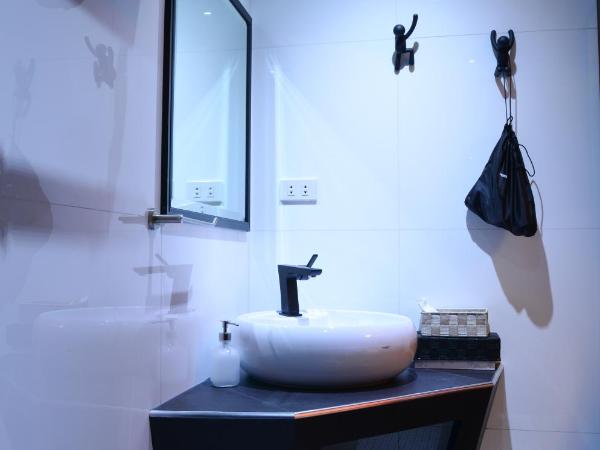 Maderla : photo 5 de la chambre chambre double avec salle de bains privative