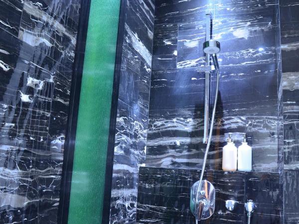 Maderla : photo 4 de la chambre chambre double avec salle de bains privative