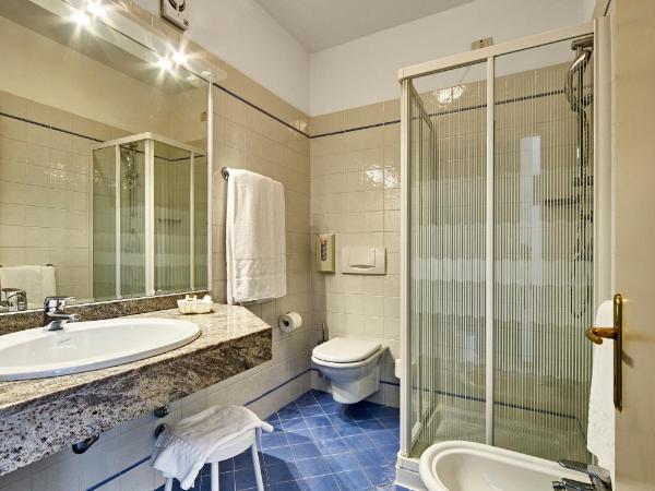 Palace Hotel Regina : photo 10 de la chambre chambre double ou lits jumeaux confort avec balcon