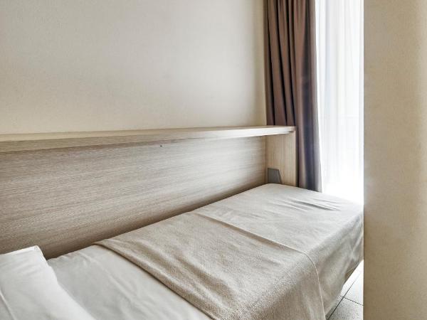 Palace Hotel Regina : photo 4 de la chambre chambre familiale (2 adultes + 1 enfant)