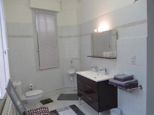 Aude Cité-City : photo 6 de la chambre chambre double avec salle de bains privative