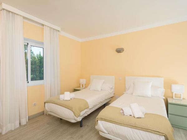 Bluebelle Marbella : photo 9 de la chambre chambre lits jumeaux