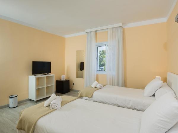 Bluebelle Marbella : photo 10 de la chambre chambre lits jumeaux