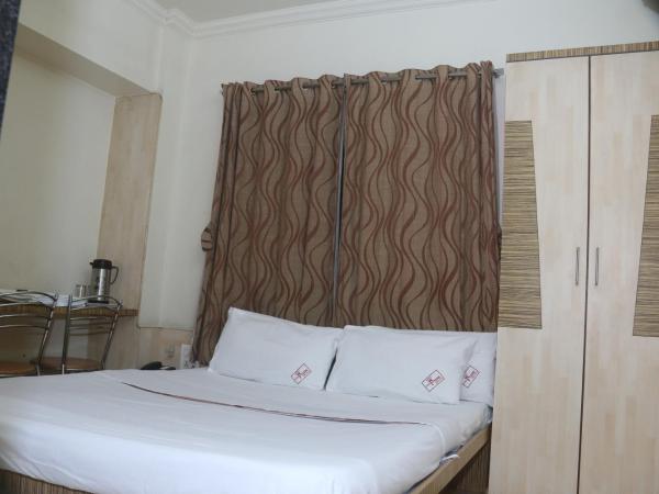 Hotel Pranav Executive : photo 2 de la chambre chambre double standard avec ventilateur