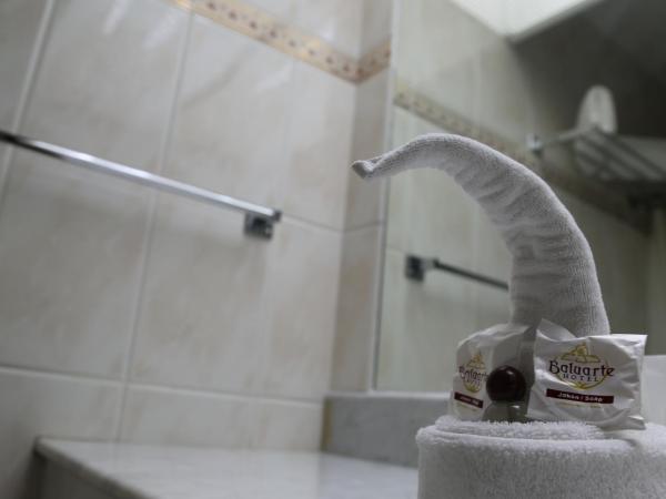 Hotel Baluarte : photo 10 de la chambre chambre double avec 2 lits doubles