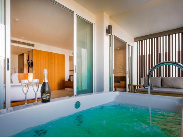 G Hua Hin Resort & Mall : photo 8 de la chambre suite spa jacuzzi