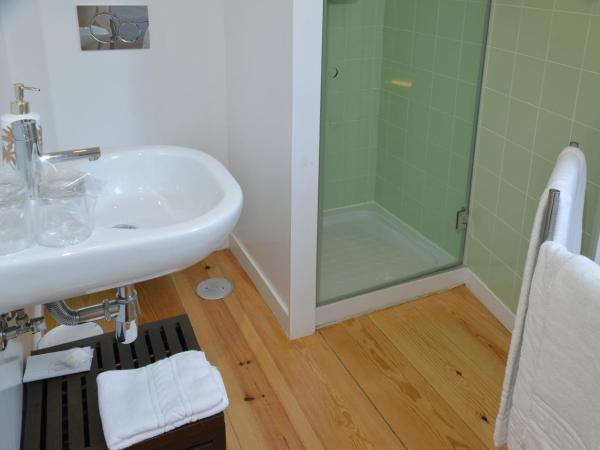 Dukes Corner Guest House : photo 5 de la chambre chambre double ou lits jumeaux - vue sur jardin