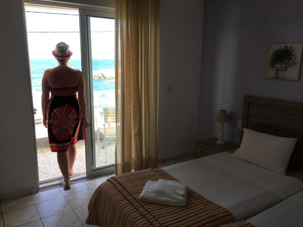 Zorbas Hotel : photo 3 de la chambre chambre double ou lits jumeaux - vue sur mer