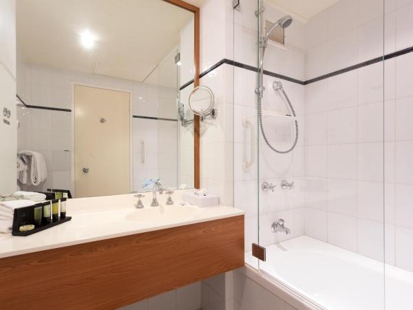 Royal On The Park : photo 4 de la chambre chambre lit king-size deluxe - vue sur ville