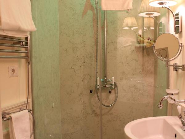 Hotel Bologna ***S : photo 9 de la chambre chambre double ou lits jumeaux