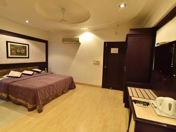 Hotel Niky International : photo 4 de la chambre chambre double supérieure