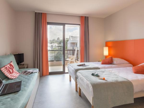 Résidence Pierre & Vacances L'Archipel : photo 7 de la chambre appartement 1 chambre avec terrasse ou balcon (5 personnes) - vue sur mer