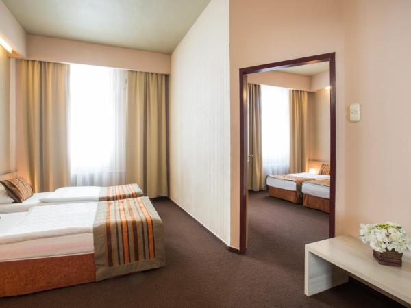 Star City Hotel : photo 2 de la chambre chambre familiale