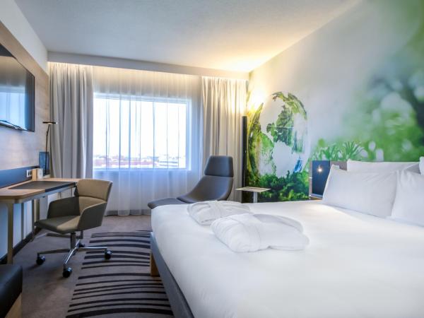 Novotel Wrocław Centrum : photo 7 de la chambre chambre double exécutive avec lit queen-size