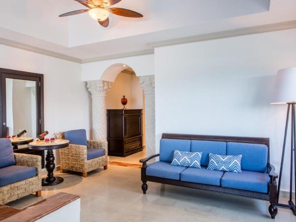 Hyatt Zilara Cancun - All Inclusive - Adults Only : photo 2 de la chambre suite lit king-size avec accès direct à la piscine - vue sur océan