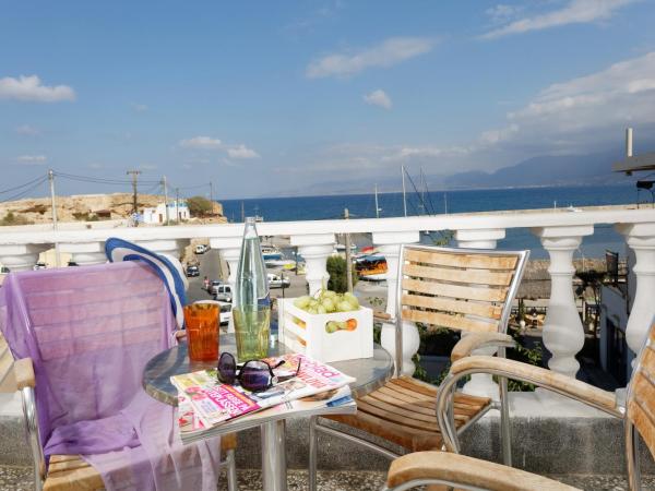 Zorbas Hotel : photo 5 de la chambre chambre double ou lits jumeaux - vue sur mer