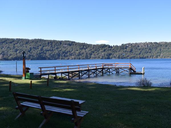 Cabaña con costa de lago : photo 1 de la chambre appartement - rez-de-chaussée