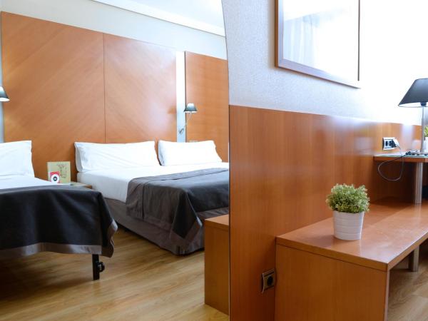 Silken Juan de Austria : photo 3 de la chambre chambre double ou lits jumeaux confort avec lit d'appoint