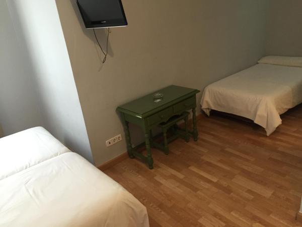 Hotel Madrid Río : photo 2 de la chambre chambre triple