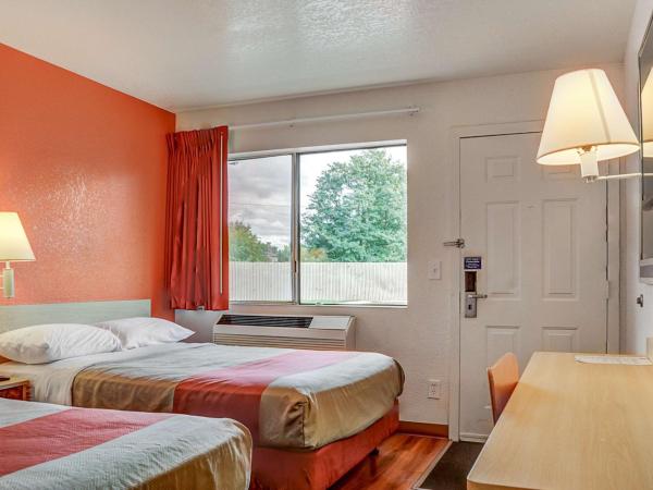 Motel 6-Portland, OR - Central : photo 6 de la chambre chambre quadruple