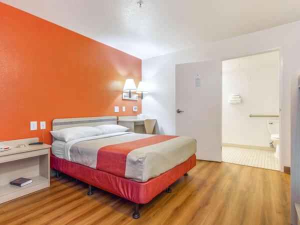 Motel 6-Phoenix, AZ - West : photo 5 de la chambre chambre double - accessible aux personnes à mobilité réduite