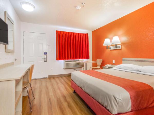 Motel 6-Phoenix, AZ - West : photo 3 de la chambre chambre double - accessible aux personnes à mobilité réduite