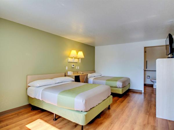 Rodeway Inn : photo 4 de la chambre chambre double avec 2 lits queen-size - adaptée aux personnes à mobilité réduite