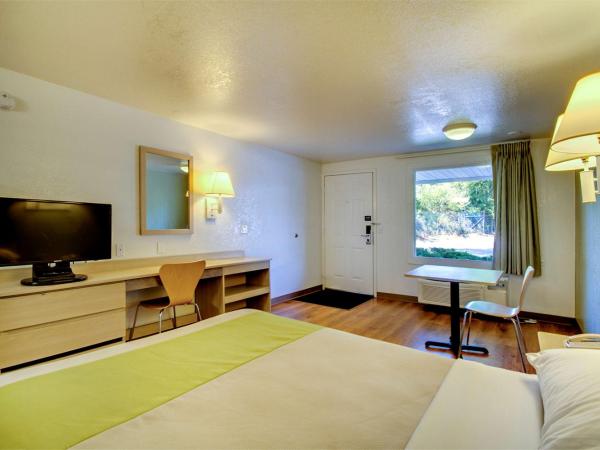 Rodeway Inn : photo 4 de la chambre chambre lit queen-size - non-fumeurs