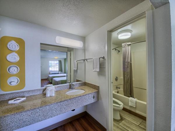 Motel 6-San Antonio, TX - Northwest Medical Center : photo 10 de la chambre chambre lit queen-size