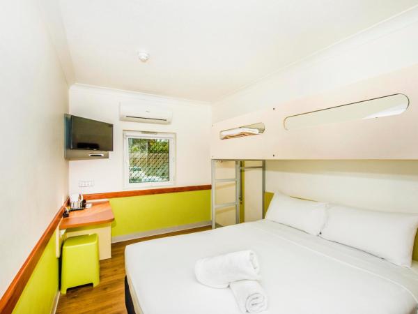 Imperial Motel Windsor : photo 2 de la chambre chambre lit queen-size standard avec lits superposés