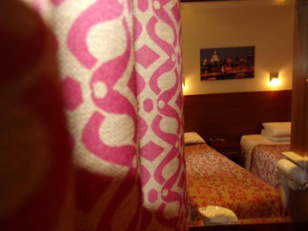 Wedgewood Hotel : photo 4 de la chambre chambre triple