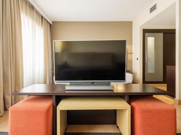 Ilunion Suites Madrid : photo 5 de la chambre chambre double premium