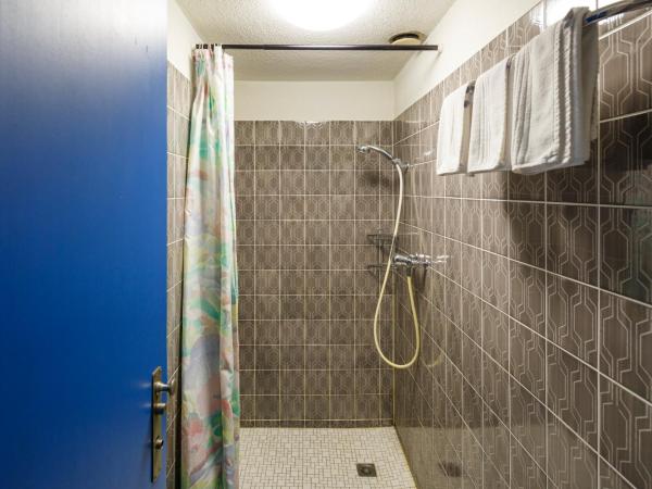 Residence zum Löwen : photo 8 de la chambre chambre simple avec salle de bains commune