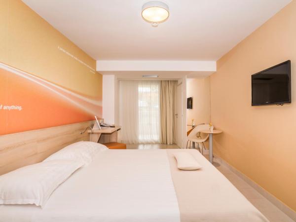 Residence Umag Plava Laguna : photo 6 de la chambre chambre classique avec balcon - côté parc