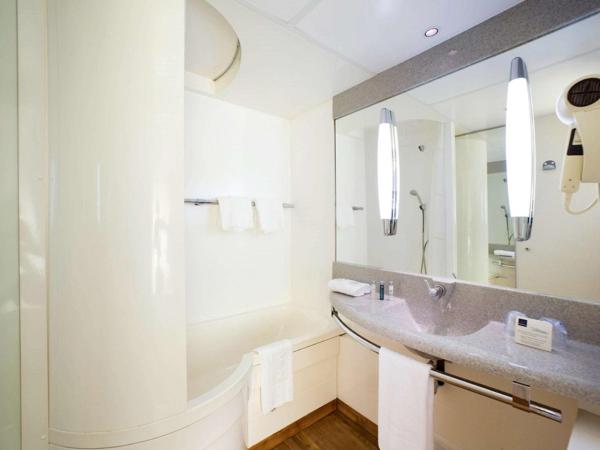 Novotel Marseille Est Porte d'Aubagne : photo 8 de la chambre chambre triple standard