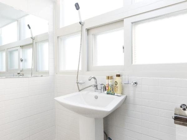 Kory Guesthouse : photo 3 de la chambre chambre simple avec salle de bains privative