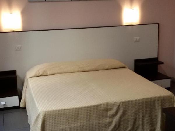 Hotel Lucania : photo 9 de la chambre chambre double