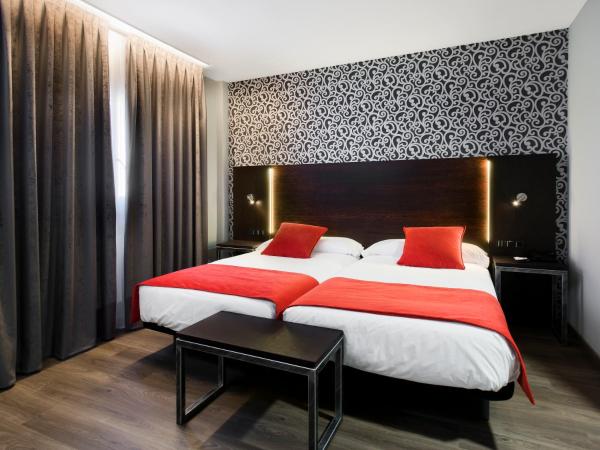 Hotel Zentral Parque : photo 5 de la chambre chambre lits jumeaux avec lit d'appoint (2 adultes + 1 enfant)