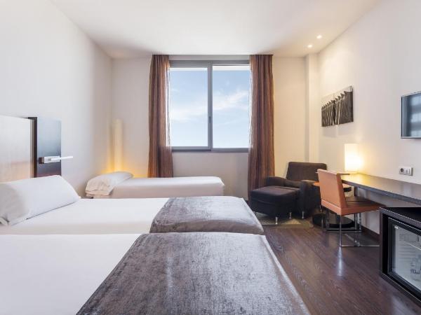 Ilunion Aqua 4 : photo 1 de la chambre chambre triple