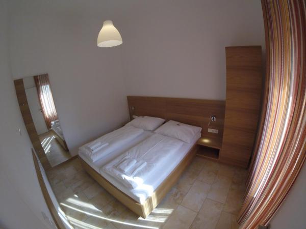 Hotel Aton : photo 9 de la chambre chambre quadruple