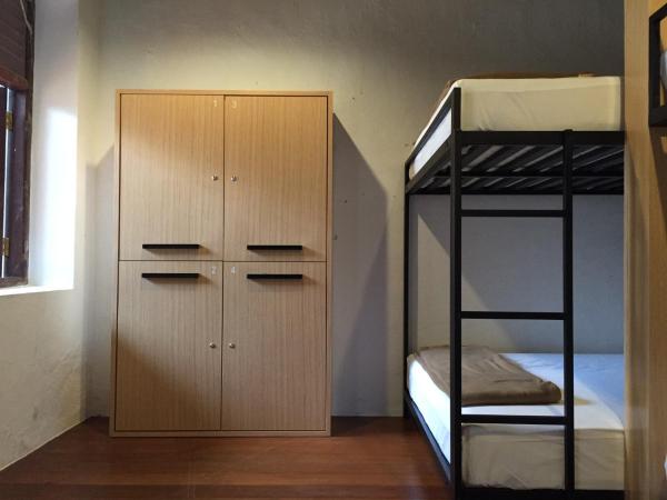 The Frame Guesthouse : photo 3 de la chambre lit dans dortoir de luxe mixte de 4 lits