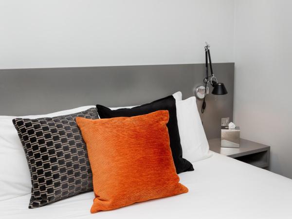 Hotel 55 : photo 2 de la chambre chambre double - vue sur jardin