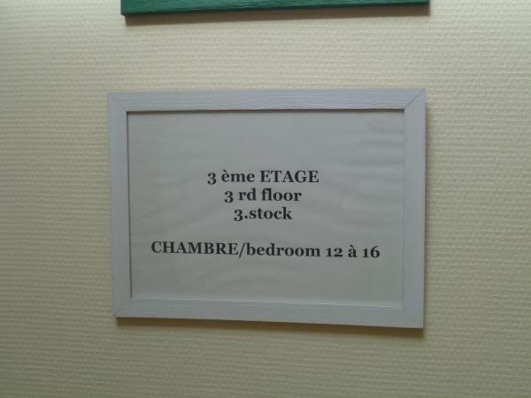 Htel Beausjour : photo 2 de la chambre chambre double avec salle de bains et toilettes communes