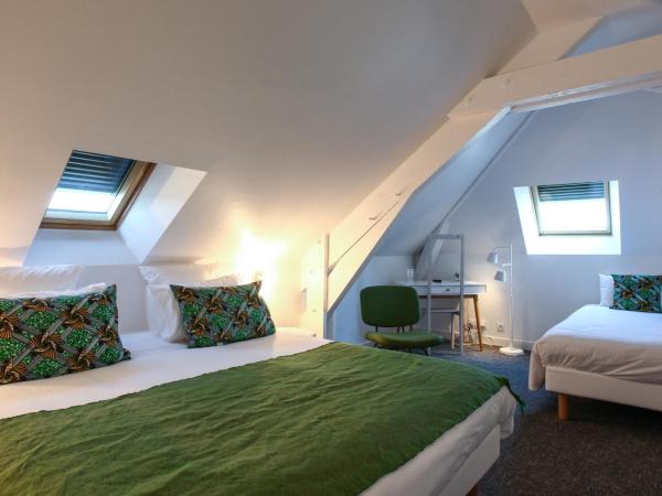 Hôtel Le Collonges TV connecté wifi Netflix : photo 10 de la chambre chambre double supérieure