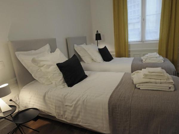 Relais12bis Bed & Breakfast By Eiffel Tower : photo 7 de la chambre suite familiale