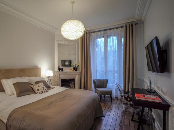 Relais12bis Bed & Breakfast By Eiffel Tower : photo 5 de la chambre chambre double ou lits jumeaux suprieure