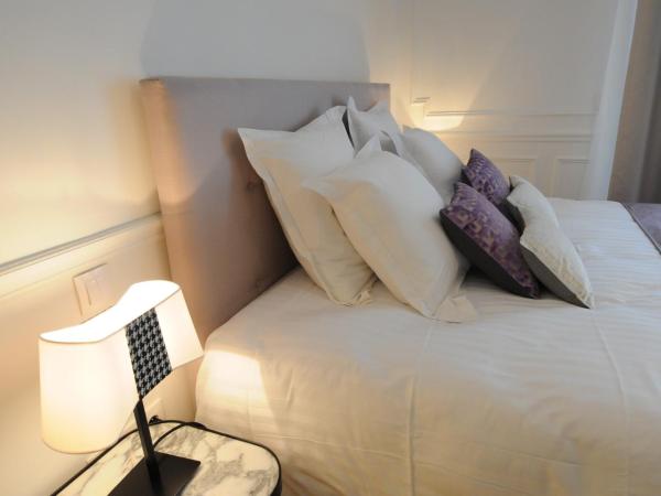 Relais12bis Bed & Breakfast By Eiffel Tower : photo 3 de la chambre chambre double ou lits jumeaux suprieure