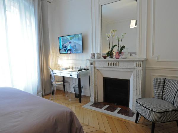 Relais12bis Bed & Breakfast By Eiffel Tower : photo 1 de la chambre chambre double ou lits jumeaux suprieure