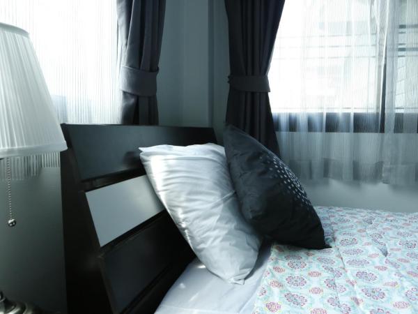 The Cube Sathorn Boutique Hotel เดอะ คิวบ์ สาทร บูติค โฮเทล Near BTS Surasak : photo 1 de la chambre chambre simple Économique avec salle de bains privative