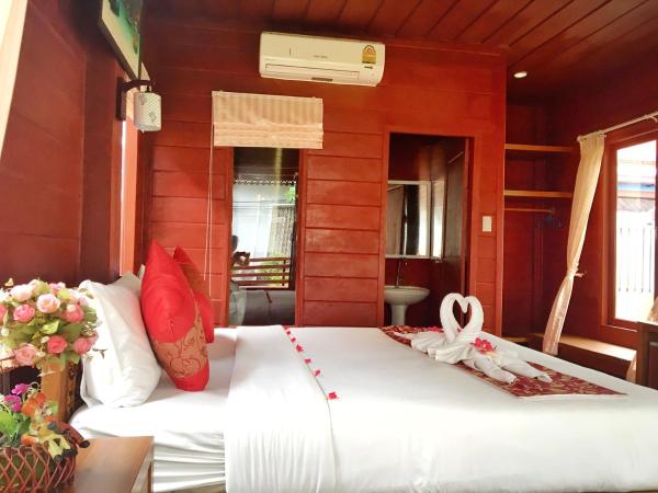 Phi Phi Maiyada Resort- SHA Certified : photo 2 de la chambre bungalow avec lit double